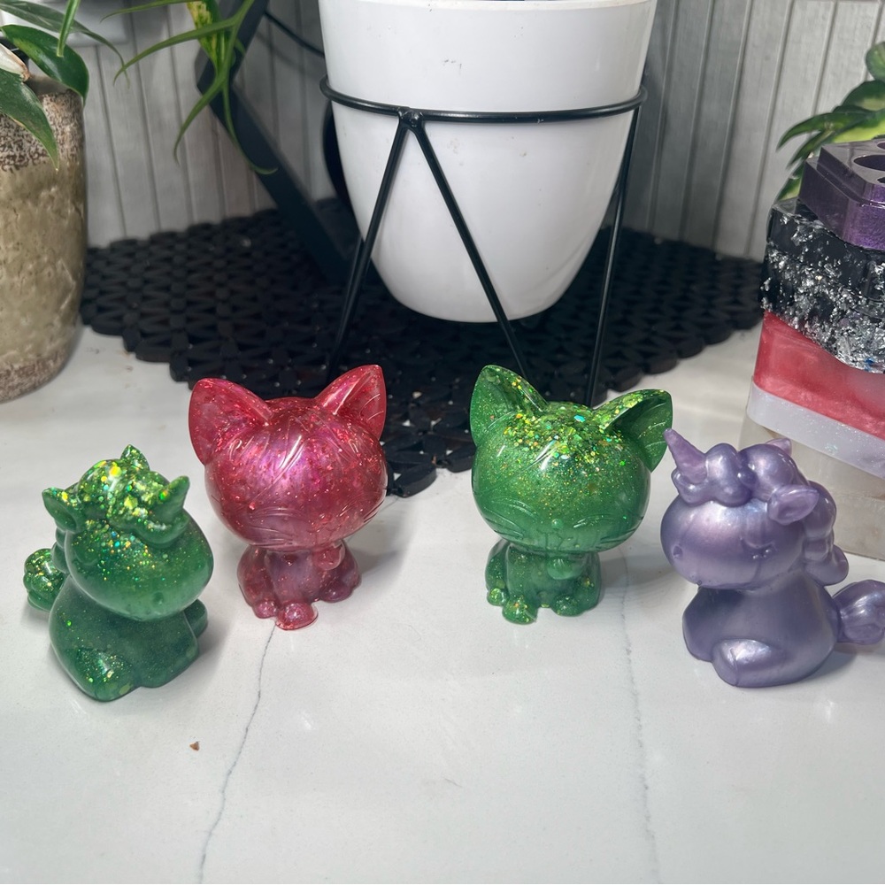 Vibrant Cat Figurines and Candle Holders - Picture 8 of 12